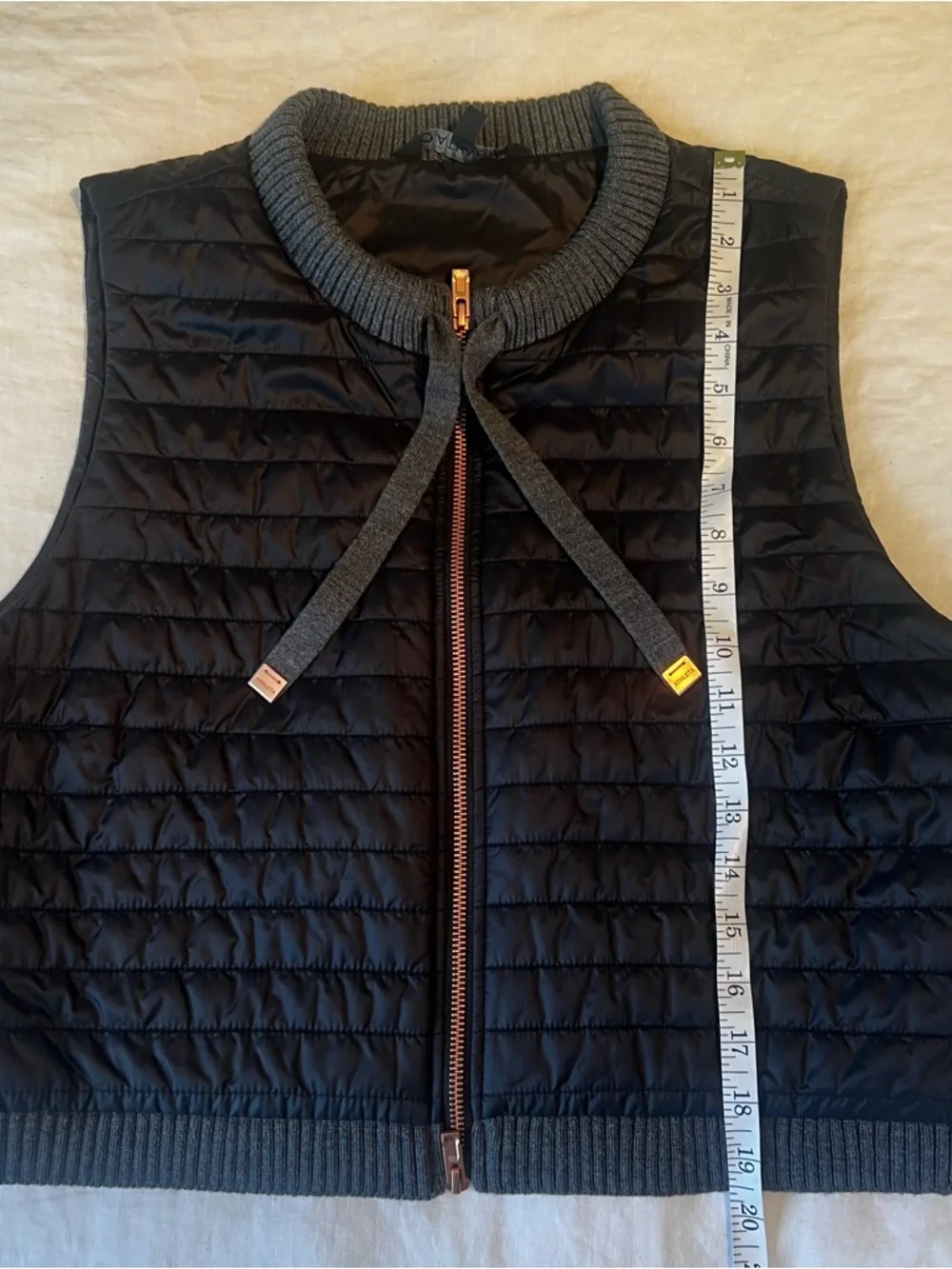 Athleta Cropped Puffer Vest - Picture 5 of 9